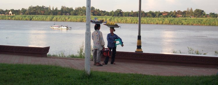 Fruit vendors along the river, Phnom Penh